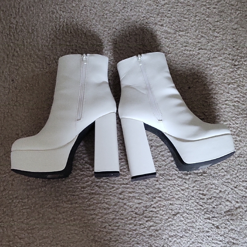 BAMBOO White Platform Heeled Boots